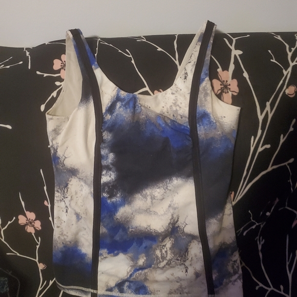 Lulu Lemon 3 piece set - Picture 3 of 8